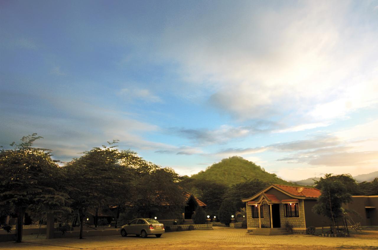 Mc Resort Wildlife Resort Bandipur Bagian luar foto