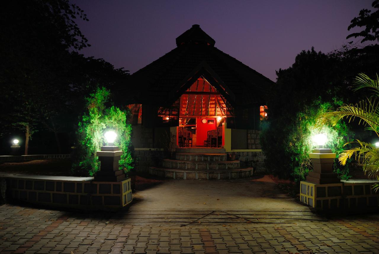 Mc Resort Wildlife Resort Bandipur Bagian luar foto